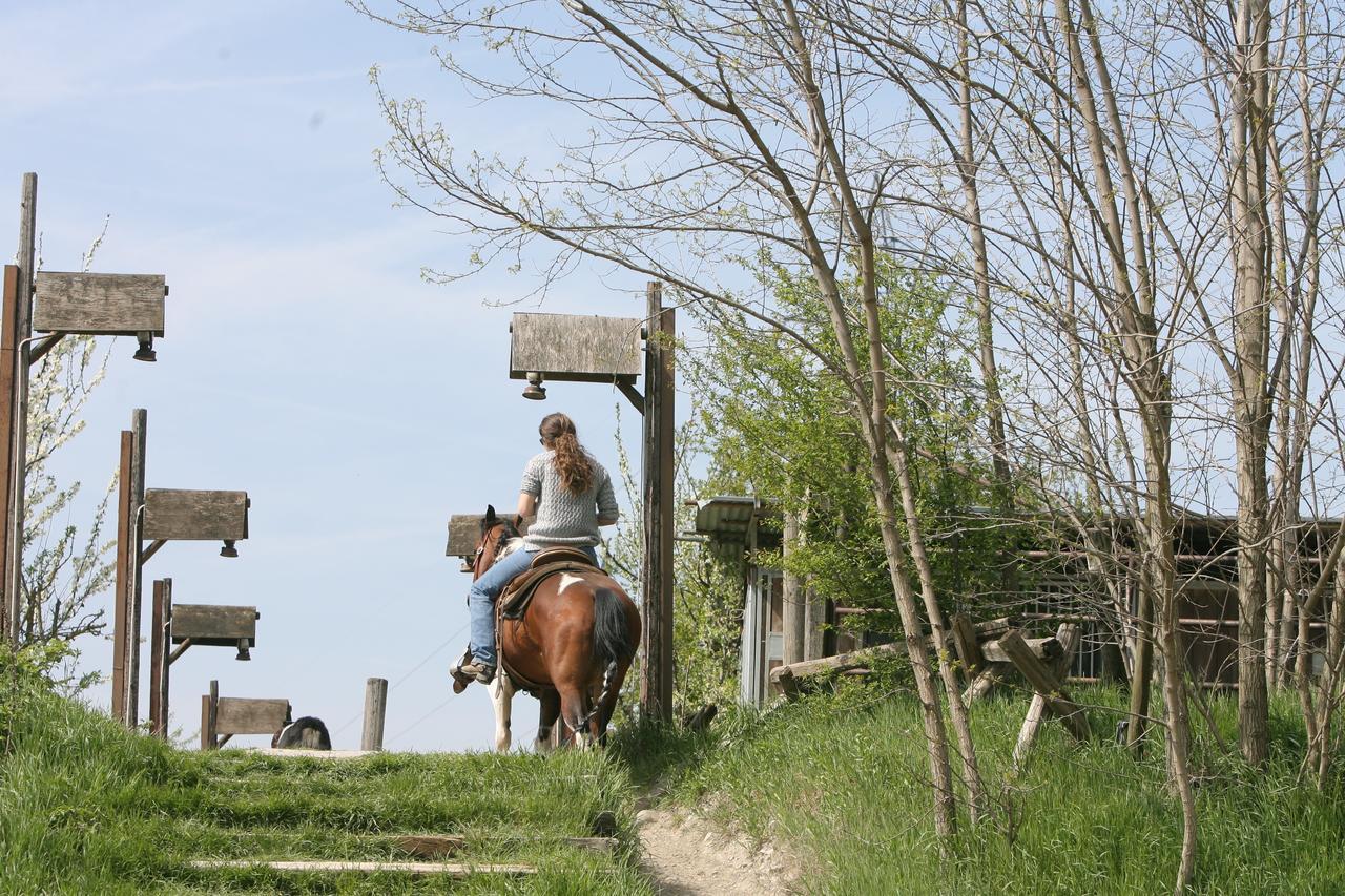 Hotel Cowboys Guest Ranch Voghera Exterior foto